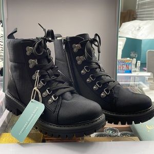 Cliffs by White Mountain Black boots, Size 7.5